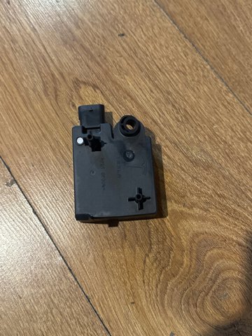 Купити 109785500H Tesla 