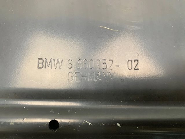  6860952 BMW