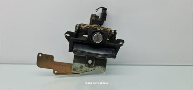 1U6827565B VAG 
