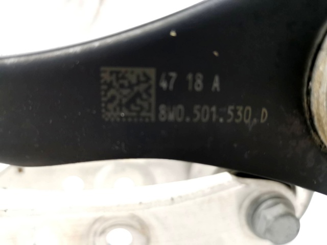 8W0505436AA VAG Цапфа поворотна права