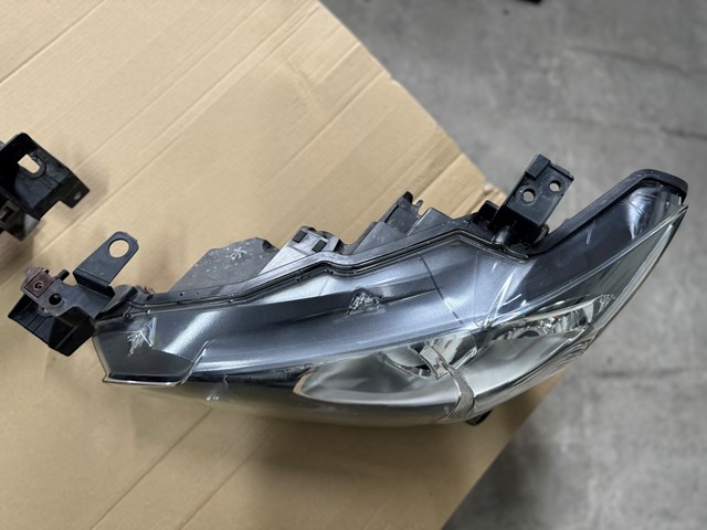 ZMZ1175KR Signeda Фара правая