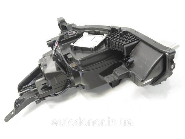 Фара права 260105SA5B Nissan/Infiniti