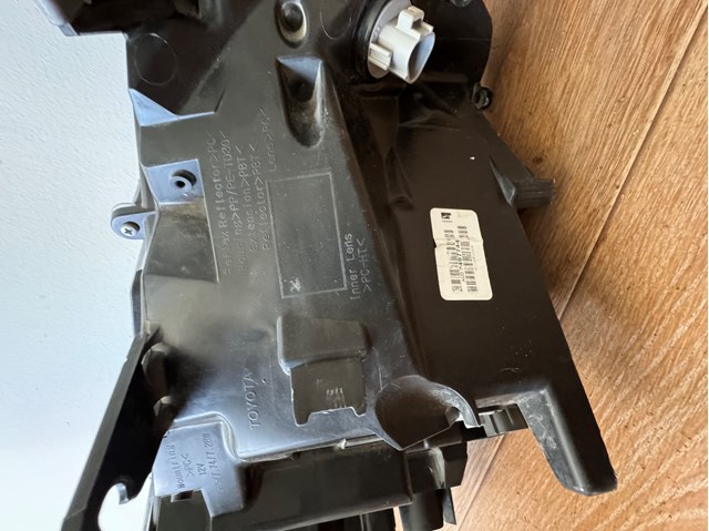 Фара дальнього світла в зборі Toyota 811500R140 ціна, від 194.01 USD