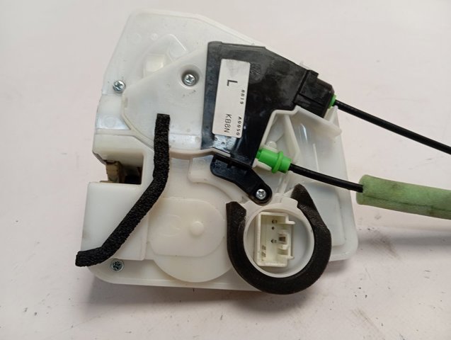 Замок передніх пасажирських дверей Mazda KB7W58310 ціна, від 25.34 USD