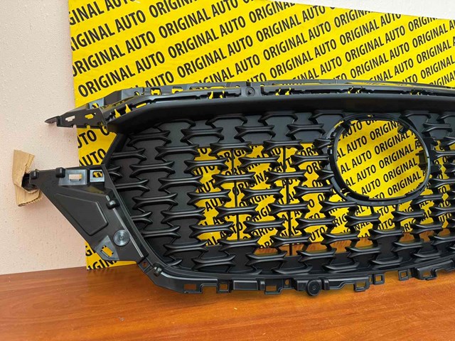 Решітка радіатора KSD650710A Mazda