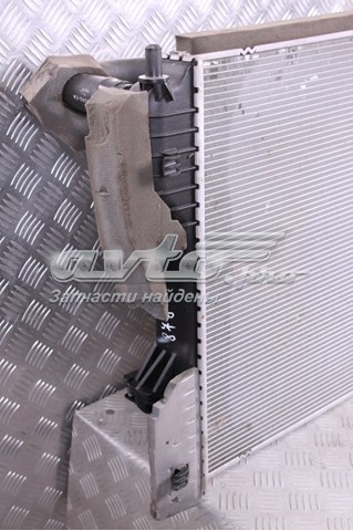 C2Z10787 Jaguar Радіатор охолодження двигуна