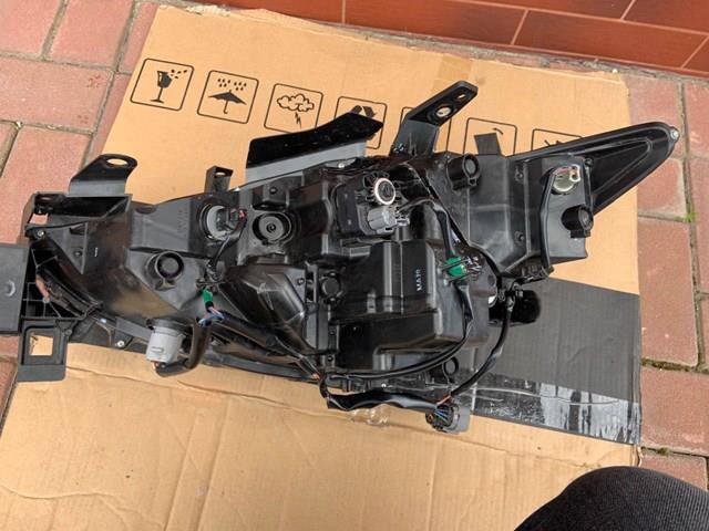 Купити KL2J51030 Mazda Права блок фара