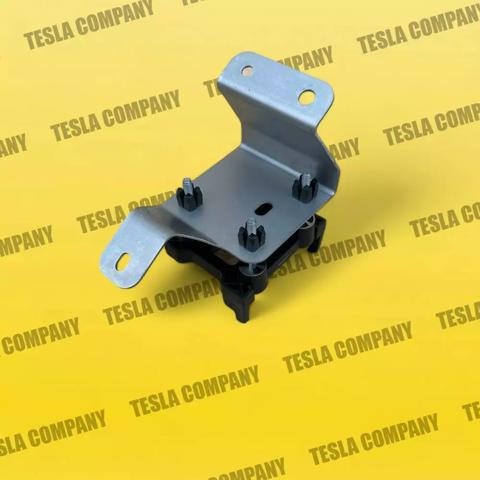  104709600G Tesla