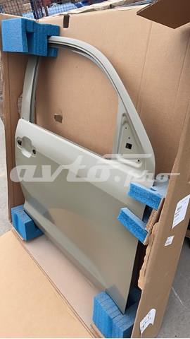 Купити 670010C130 Toyota Двері праві передні
