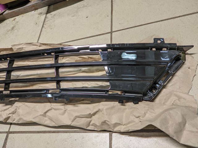 Решітка переднього бампера, нижня Ford HS7317B968C ціна, від 24.08 USD