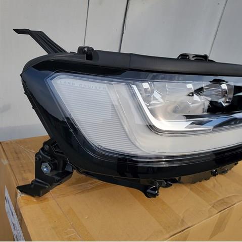 8114560Q50 Toyota Фара правая