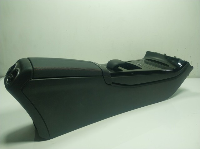 Кришка підлокітника Mercedes A1776806603 ціна, від 139.67 USD