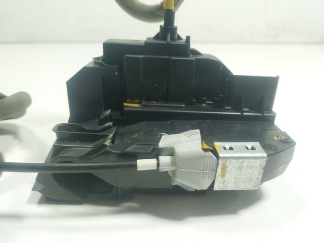 805004EA2A Renault (RVI) Замок двері правої передньої