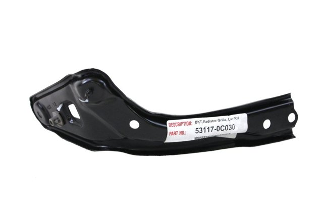 531170C030 Toyota Кронштейн решітки радіатора