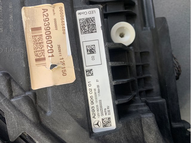 Купити A2939060201 Mercedes 