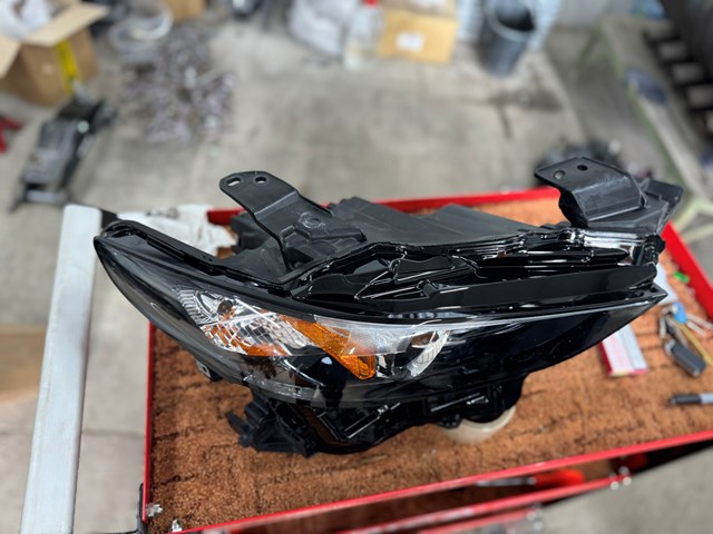Основна фара - вставка Mazda BCJH51030 ціна, від 520.25 USD