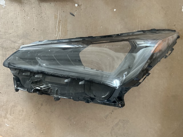 Купити 8107078190 Toyota Фара ліва передня