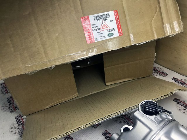 Компресор кондиціонера LR112584 Land Rover