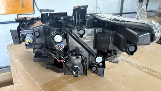 Купити KPF151030 Mazda Права блок фара