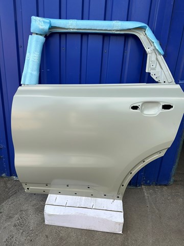 Двері задні Hyundai/Kia 77003P2000 ціна, від 828.07 USD