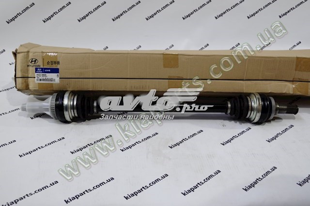 Піввісь задня, права Hyundai/Kia 496503M000