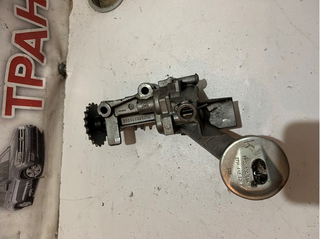 7700600251 Renault (RVI) Масляний насос двигуна