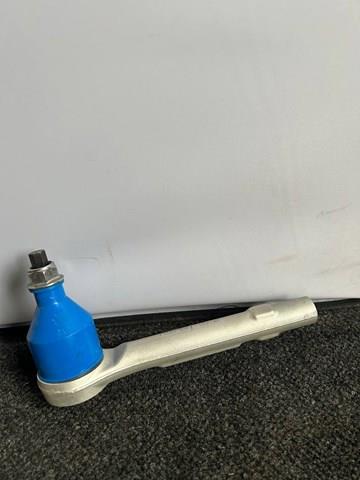 Наконечник рульовий Tesla 102784100B ціна, від 22.80 USD