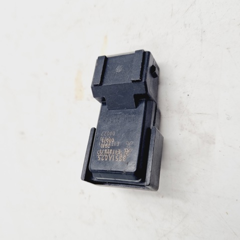  Chrysler 8651A025