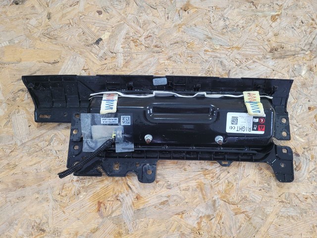 Подушка безпеки (AIRBAG) пасажирська, захисту колін 107782600D Tesla