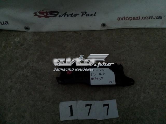 5214533070 Toyota Кронштейн бампера переднього, зовнішній правий