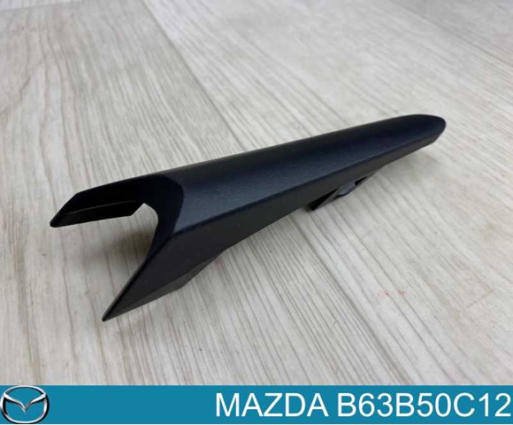 Молдинг переднього бампера, правий B63B50C12 Mazda