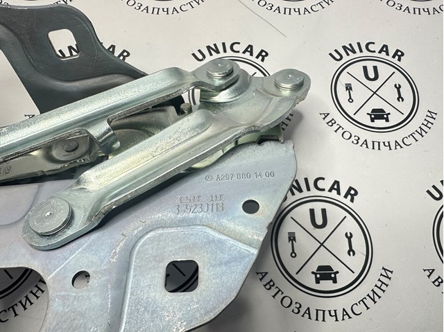 Завіса капота права Mercedes A2978801400 ціна, від 95.28 USD