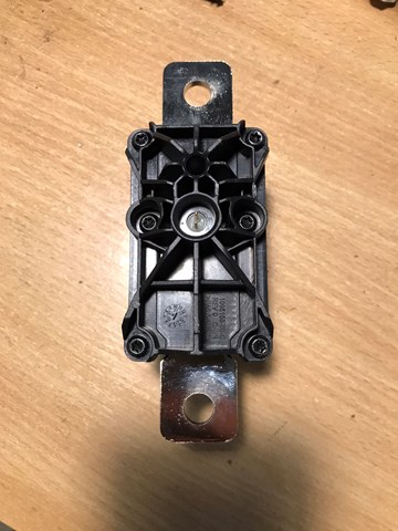 109515800C Tesla 