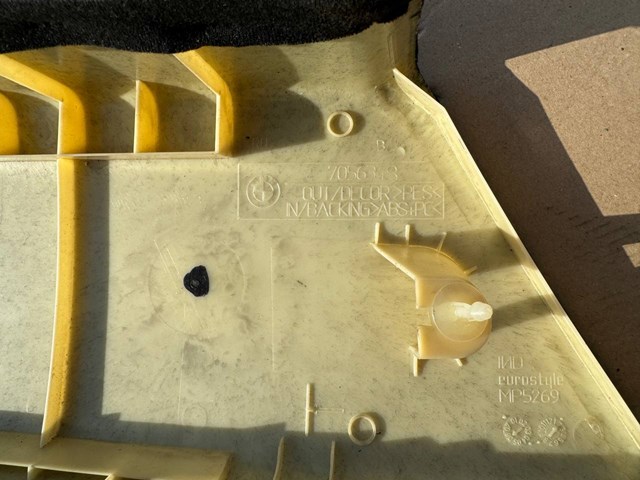 7056348 BMW 