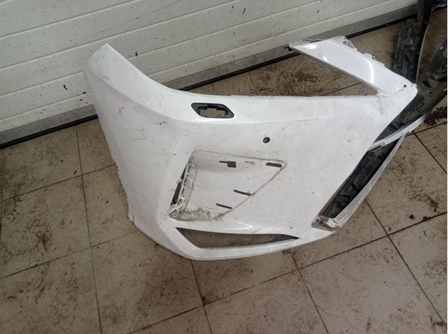 Бампер на авто Toyota 521190E949 ціна, від 582.62 USD