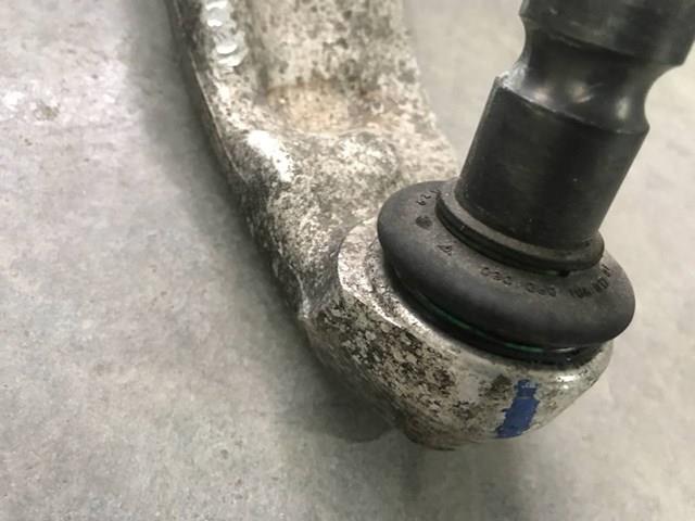 BJ323A053 Land Rover 