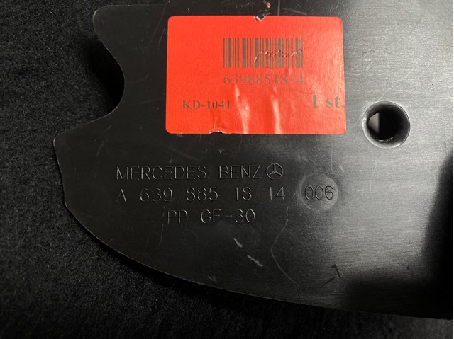 Кронштейн бампера переднього, лівий A6398851814 Mercedes