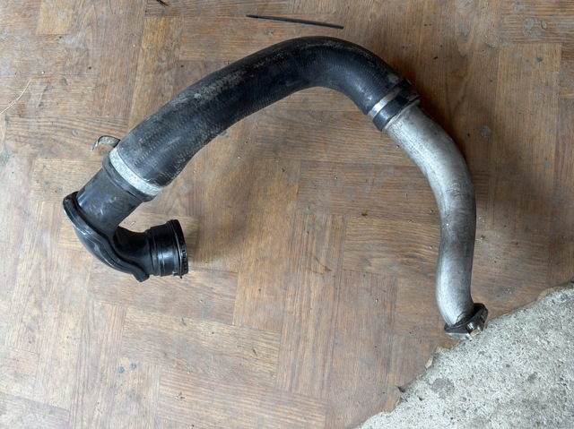 Шланг/патрубок интеркуллера General Motors 13265274 ціна, від 23.22 USD