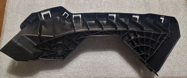 Кронштейн бампера переднього FPS FP3058934