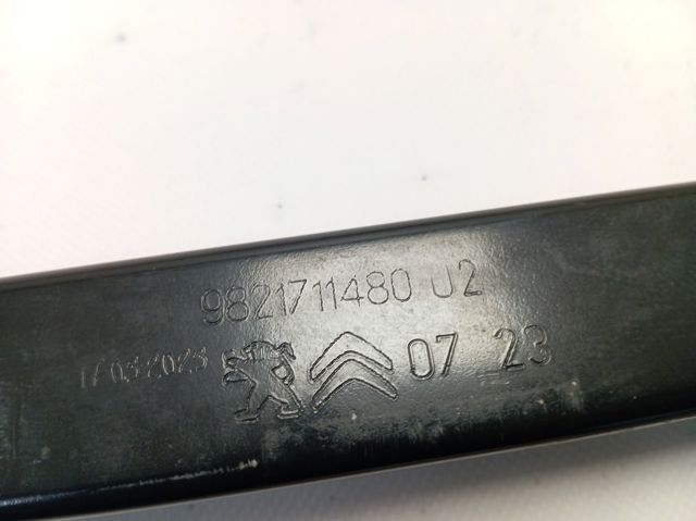 Підсилювач бампера переднього Peugeot/Citroen 9821711480