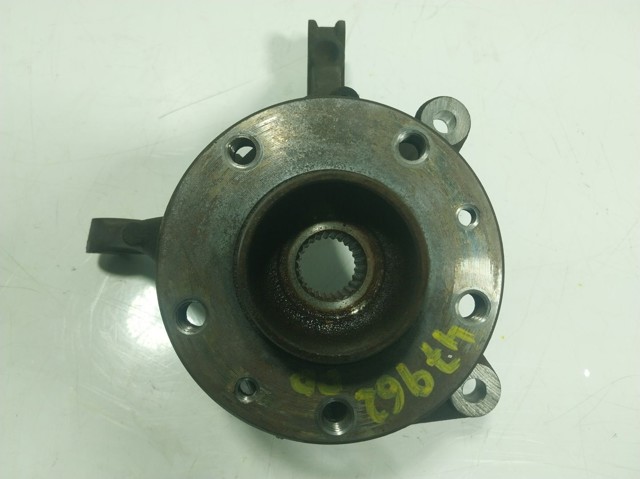 8200881916 Nissan/Infiniti Цапфа поворотна права