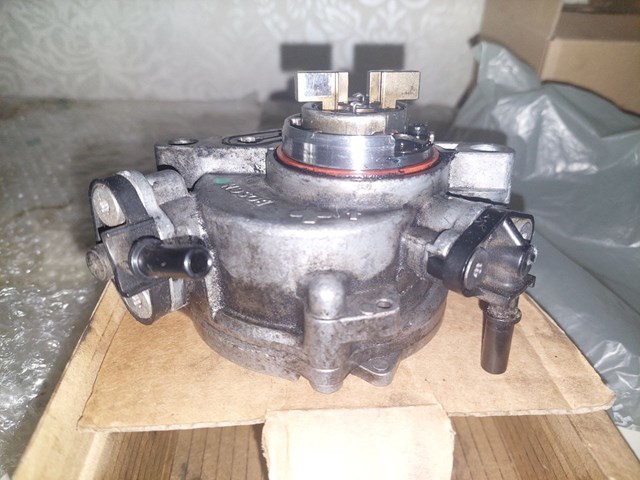Купити 9804021880 Bosch Вакуумний насос