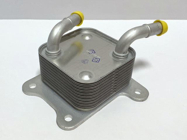 Радіатор масляний Q-fix Q1720347 ціна, від 35.88 USD