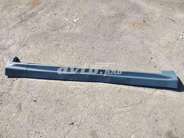 Накладка зовнішня (молдинг) порога, правий Volvo 39791446