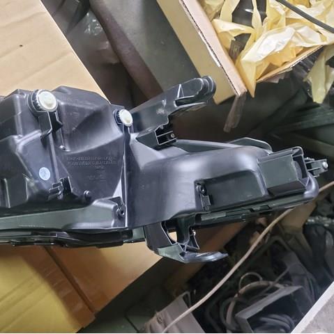 8118533D71 Toyota Фари