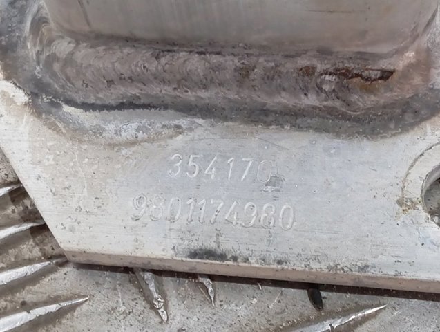 Підсилювач заднього бампера 9801174980 Peugeot/Citroen