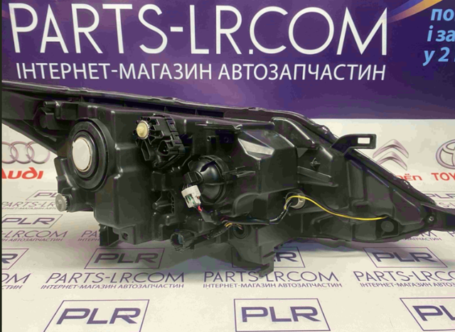 Фара ліва 260606MA5A Nissan/Infiniti