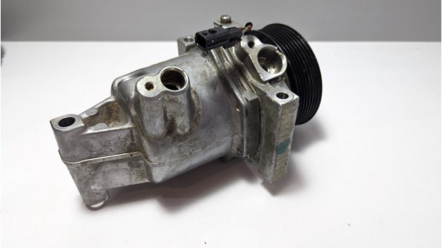 Купити 926008469R Renault (RVI) Компресор кліматичної установки