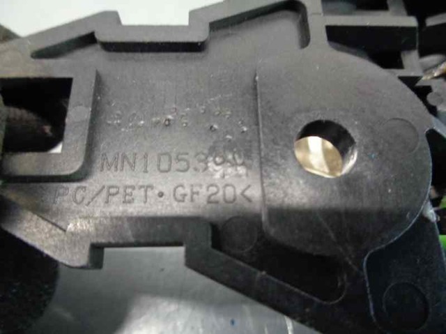 Ручка двері правою внутрішня перед/зад MN105360 Mitsubishi