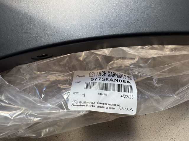 Молдинг решітки переднього бампера, правий Subaru 57756AN06A ціна, від 23.33 USD